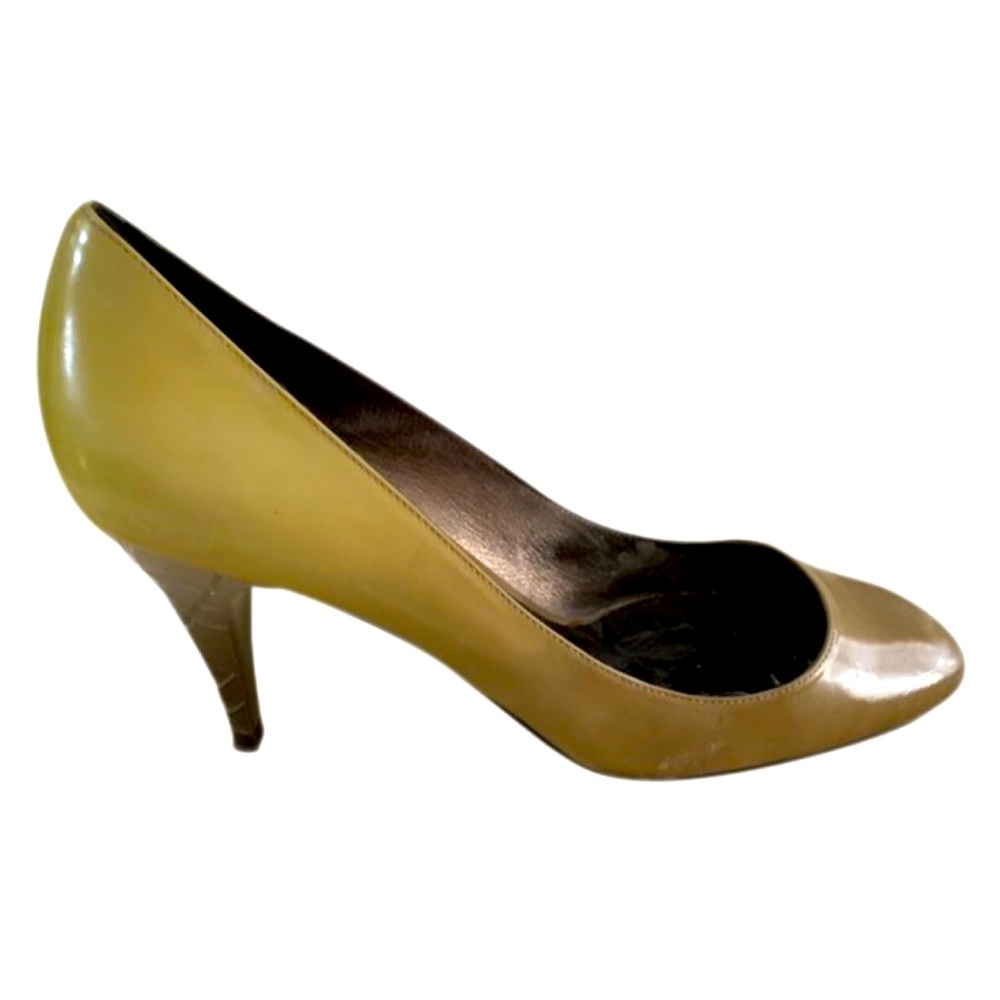 Size EU 39 US 8 Burberry Pumps